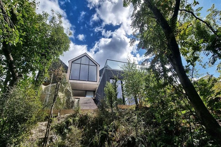 Photo of property in 66 Cedar Drive, Kelvin Heights, Queenstown, 9300