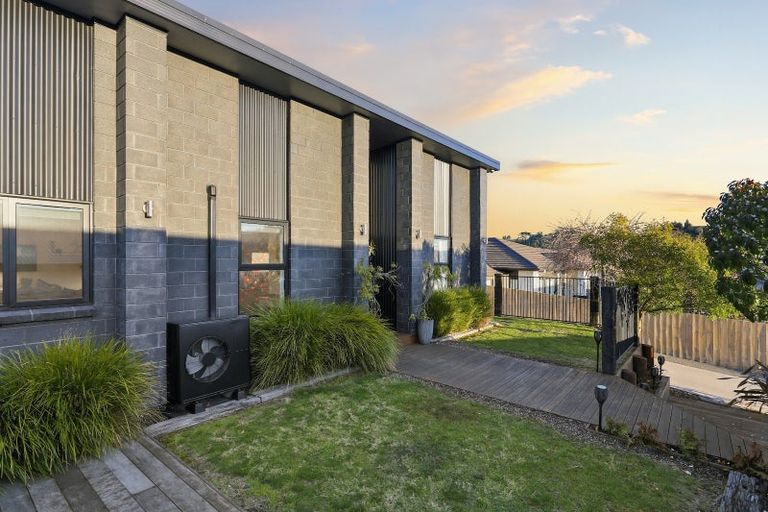 Photo of property in 10 Ellesmere Close, Pyes Pa, Tauranga, 3112