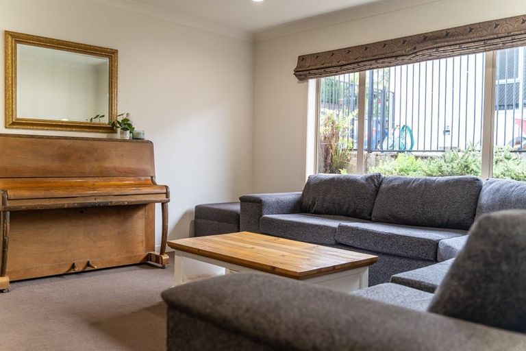 Photo of property in 8 Oakmont Place, Rototuna, Hamilton, 3210