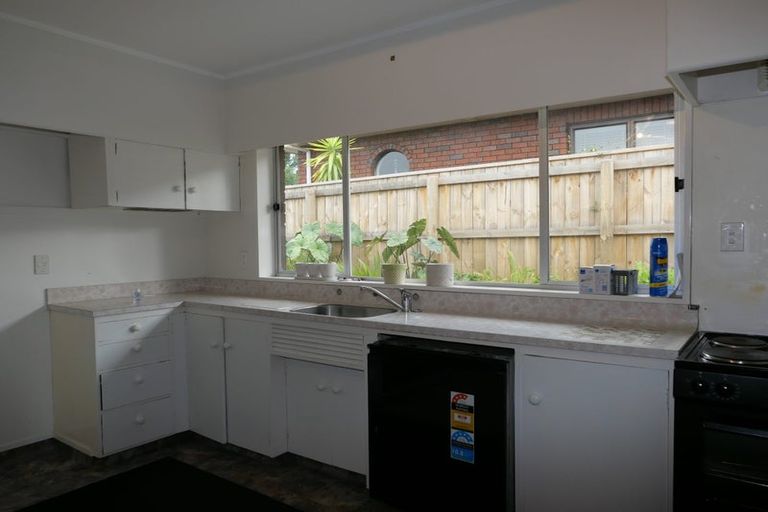 Photo of property in 11 Walton Avenue, Waikanae, 5036