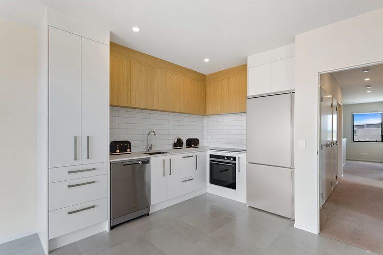 Photo of property in 1 Kohepiro Lane, Rosehill, Papakura, 2113