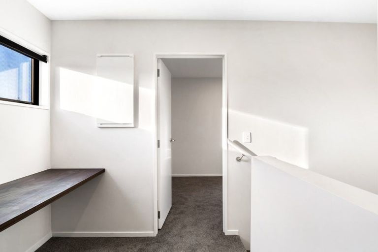 Photo of property in 4/79 Edmonton Road, Henderson, Auckland, 0612