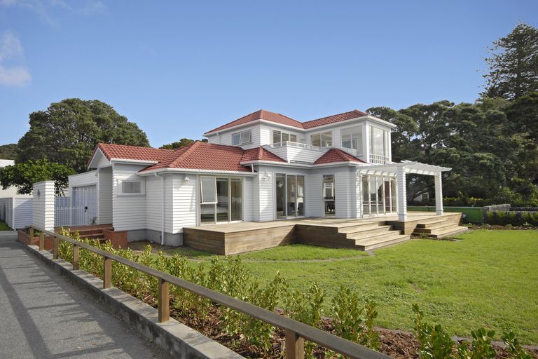 Photo of property in 1 Kings Road, Paihia, 0200