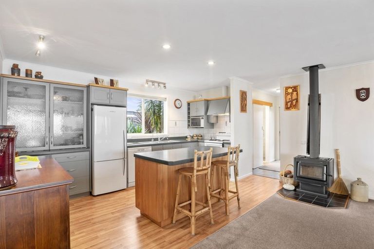 Photo of property in 4 Crispe Road, Clarks Beach, 2122