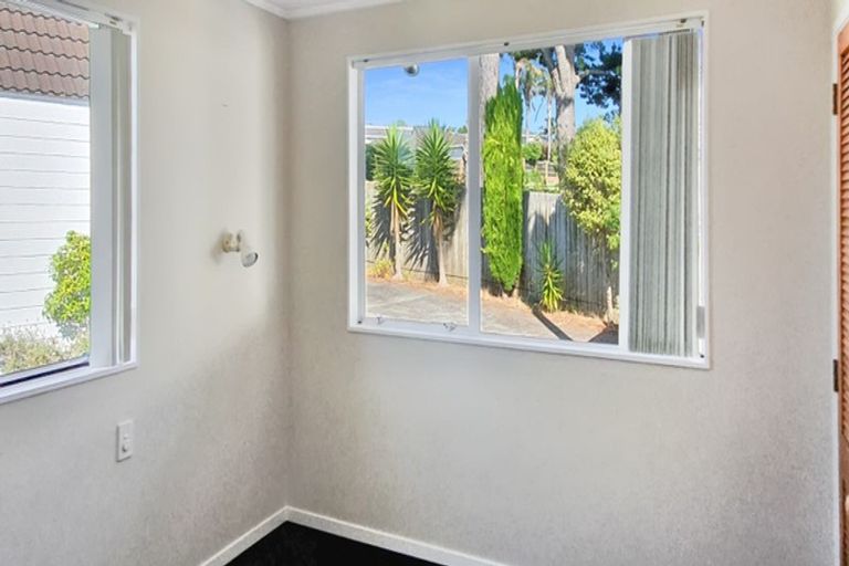 Photo of property in 26 Tatyana Place, Massey, Auckland, 0614
