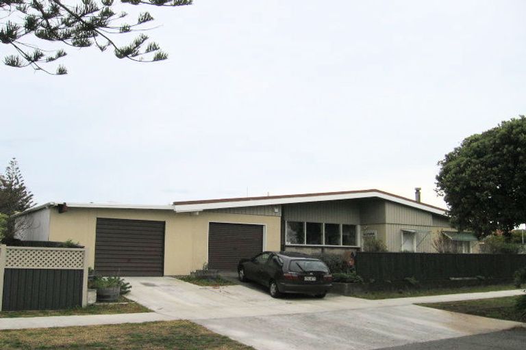 Photo of property in 27 Pukeko Place, Westshore, Napier, 4110