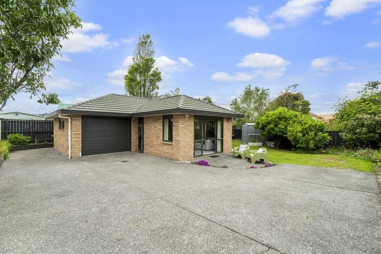 Photo of property in 32a Pine Road, Orewa, 0931