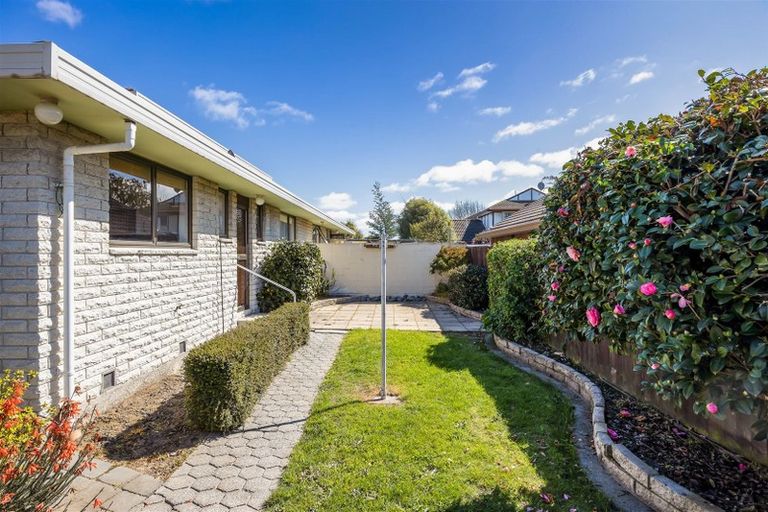 Photo of property in 1/4 Sayers Crescent, Ilam, Christchurch, 8041