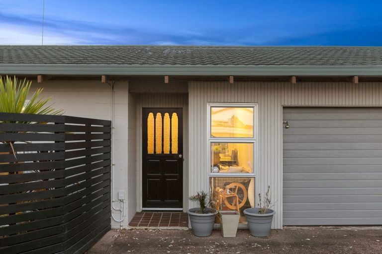 Photo of property in 1/73 Florence Avenue, Orewa, 0931