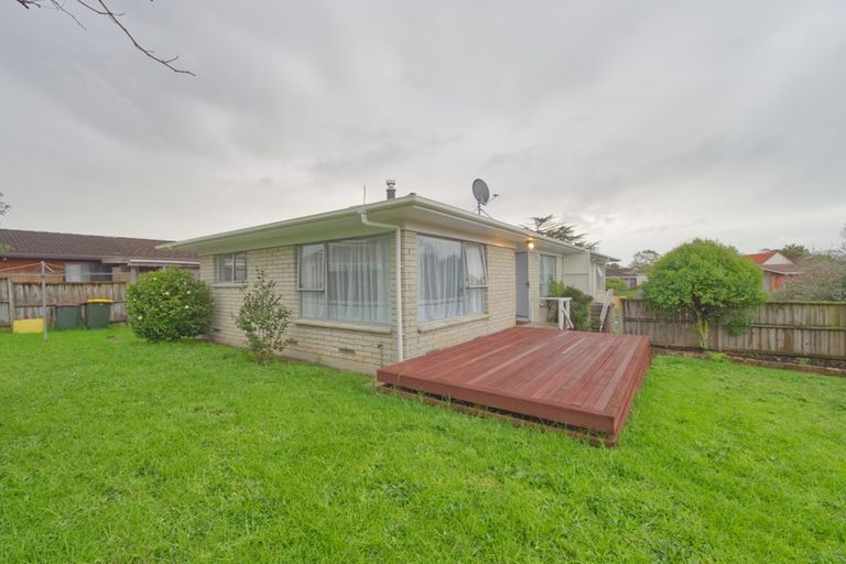 Photo of property in 2/73 Stanniland Street, Sunnyhills, Auckland, 2010