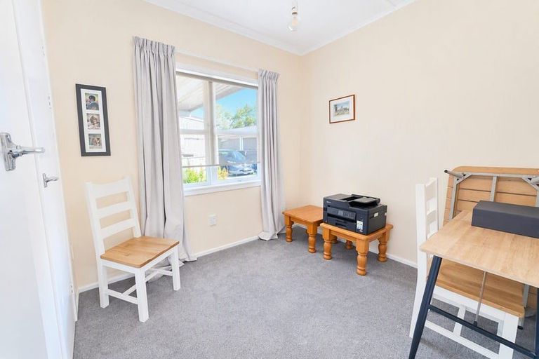Photo of property in 5 Limbrick Street, Waipawa, 4210