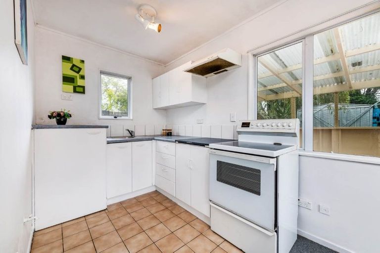 Photo of property in 92 Bruce Mclaren Road, Henderson, Auckland, 0612