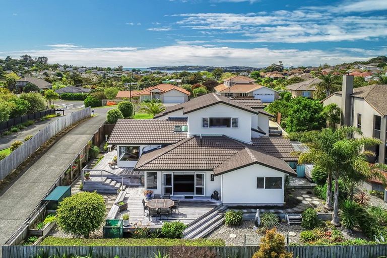 Photo of property in 32 Blue Heron Rise, Stanmore Bay, Whangaparaoa, 0932