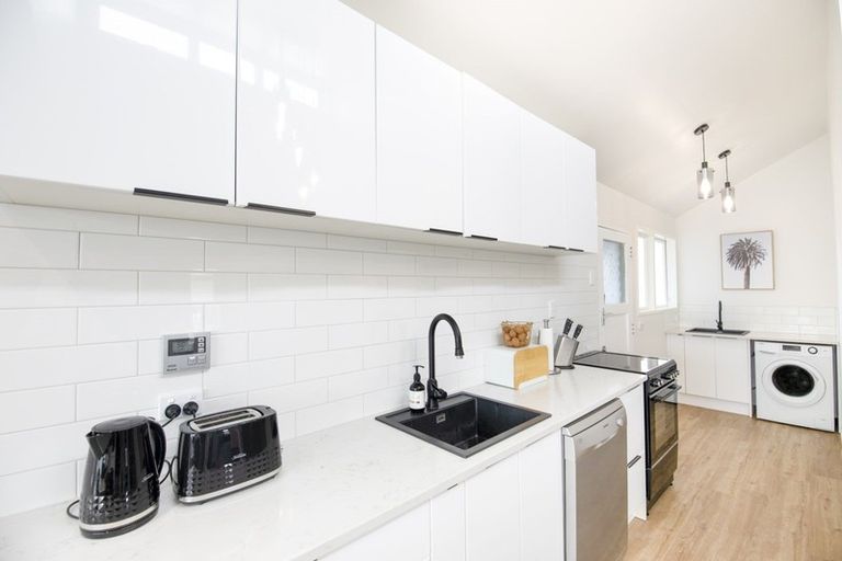 Photo of property in 20 Tait Drive, Greenmeadows, Napier, 4112