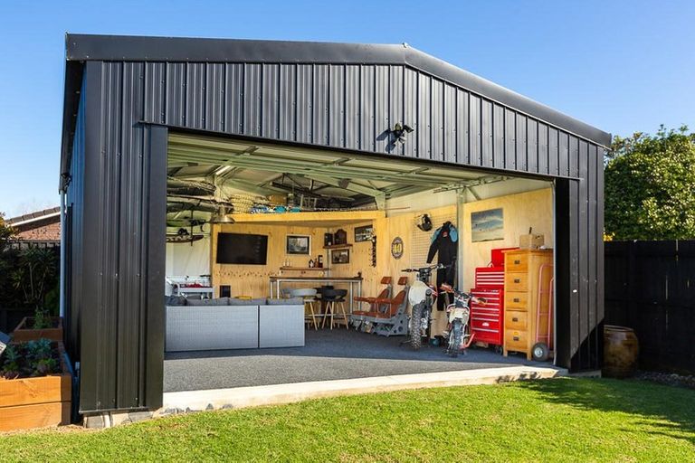 Photo of property in 32 Sunny Crescent, Huapai, Kumeu, 0810