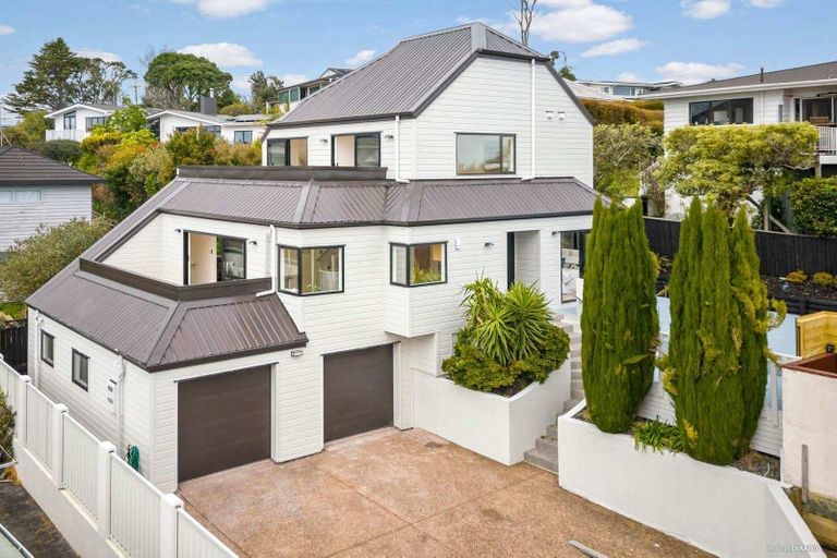 Photo of property in 10 Copperfield Terrace, Mellons Bay, Auckland, 2014