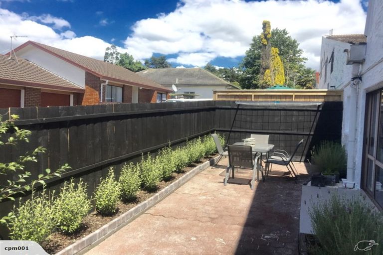 Photo of property in 4/8 Wood Street, Papakura, 2110