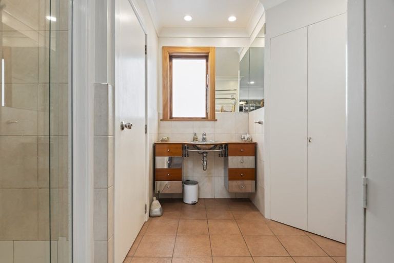 Photo of property in 71 Jickell Street, Hokowhitu, Palmerston North, 4410