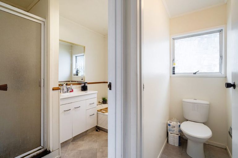 Photo of property in 13 Celeste Place, Totara Vale, Auckland, 0627