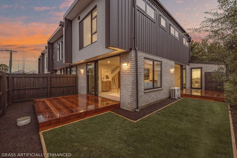 Photo of property in 153 Springfield Road, St Albans, Christchurch, 8014
