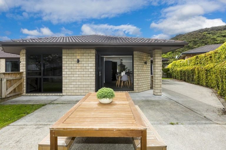 Photo of property in 58 King Charles Drive, Kingsley Heights, Upper Hutt, 5018