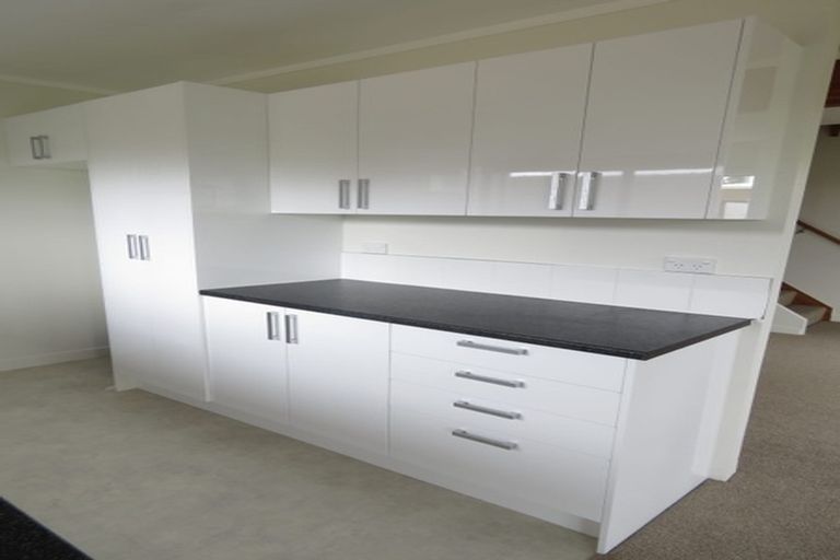 Photo of property in 2/115 Titirangi Road, New Lynn, Auckland, 0600