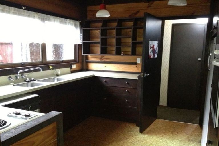 Photo of property in 12 Cross Street, Karori, Wellington, 6012