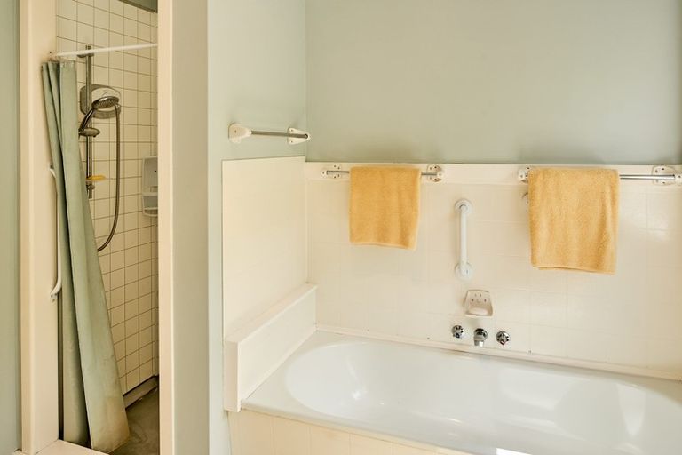 Photo of property in 5 Tui Road, Days Bay, Lower Hutt, 5013