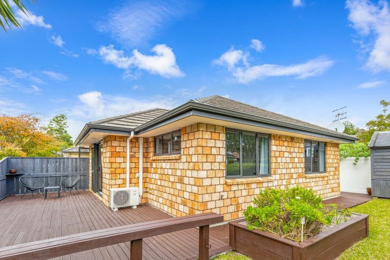 Photo of property in 26 Moor Avenue, Te Atatu Peninsula, Auckland, 0610