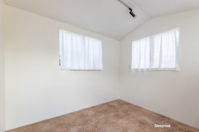 Photo of property in 2/5a Brogar Place, Casebrook, Christchurch, 8051