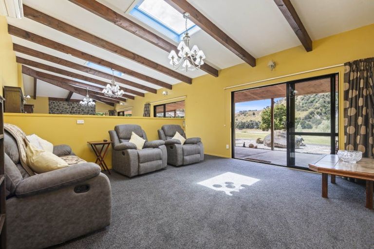 Photo of property in 195 Rowes Road, Hunterville, 4785