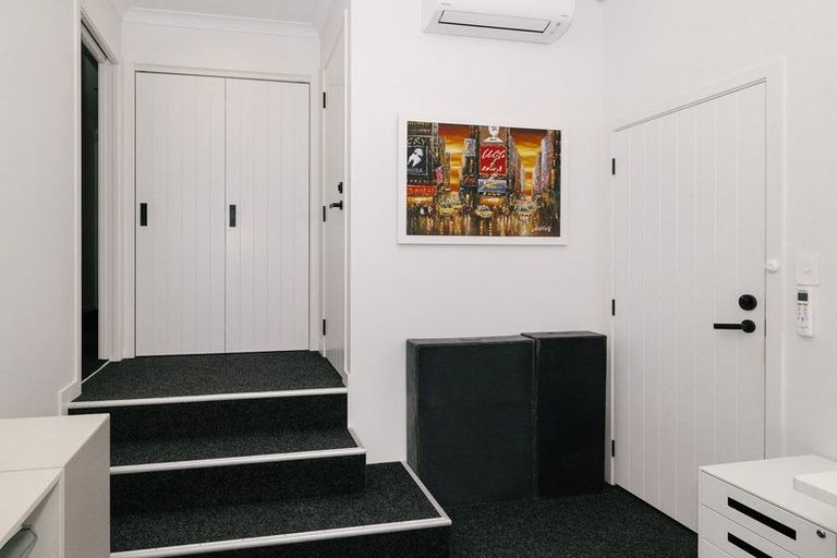 Photo of property in 22a La Lena Grove, Fitzherbert, Palmerston North, 4410