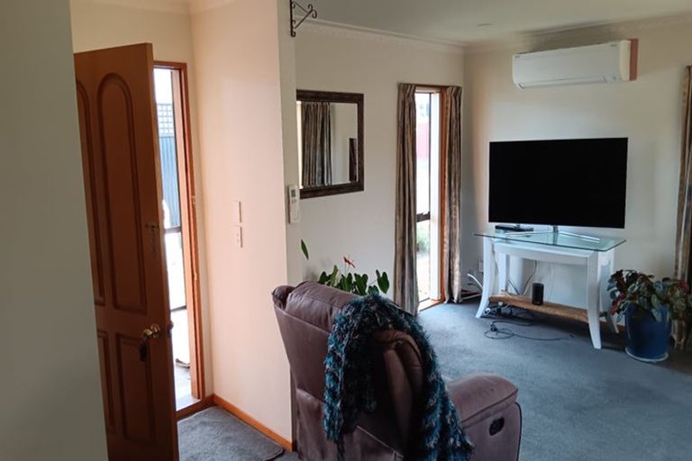 Photo of property in 4 Aztec Place, Redwood, Christchurch, 8051