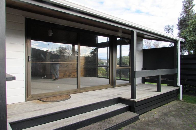 Photo of property in 2/68 Gibbons Street, Ebdentown, Upper Hutt, 5018