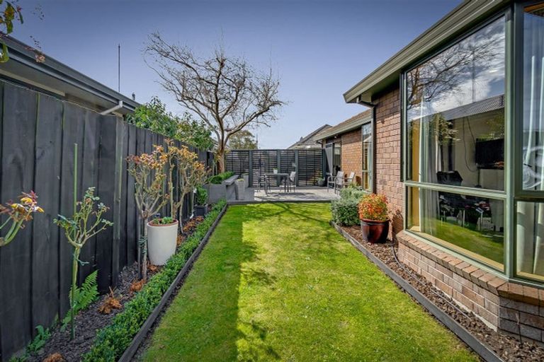 Photo of property in 2/113 Harewood Road, Papanui, Christchurch, 8053