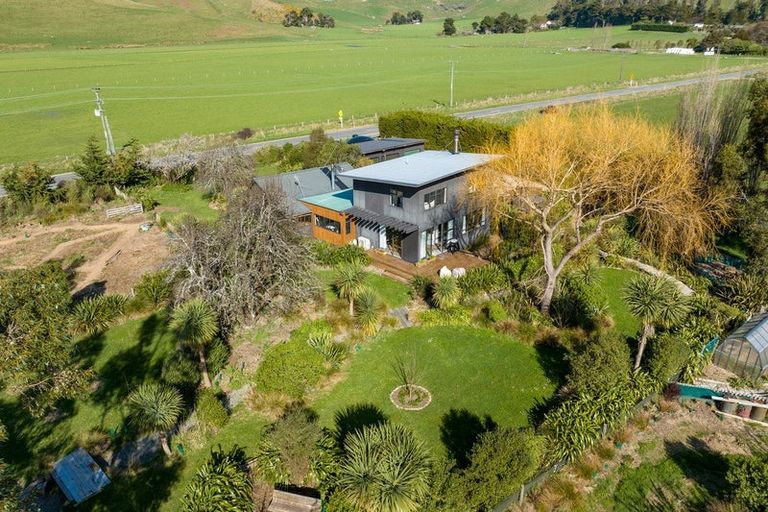 Photo of property in 863 Gebbies Pass Road, Teddington, Lyttelton, 8971