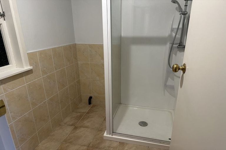 Photo of property in 12 School Road, Te Atatu South, Auckland, 0610