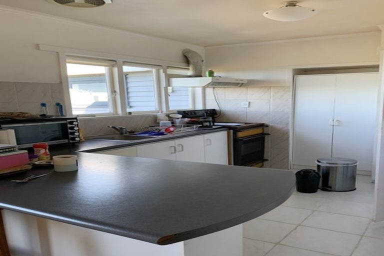 Photo of property in 521 East Coast Road, Murrays Bay, Auckland, 0630