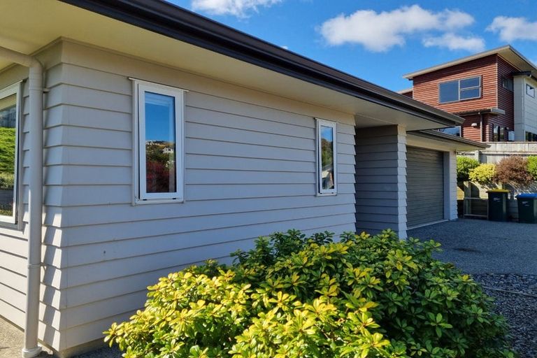 Photo of property in 4 Flotilla Place, Whitby, Porirua, 5024