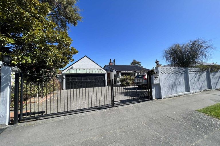 Photo of property in 227 Clyde Road, Burnside, Christchurch, 8053