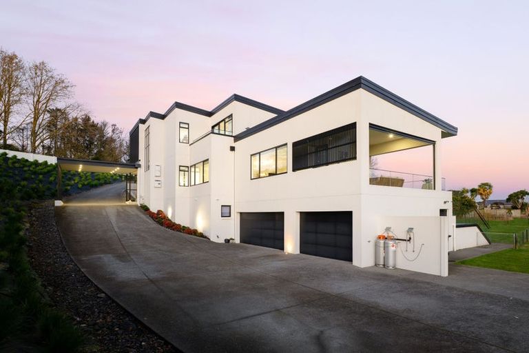 Photo of property in 2221 River Road, Horsham Downs, Hamilton, 3281