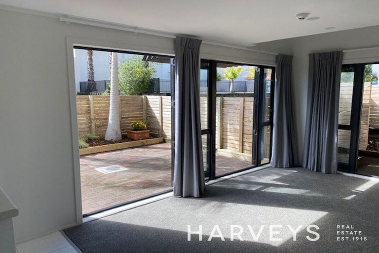 Photo of property in 24a/30 Westward Ho, Glen Eden, Auckland, 0602