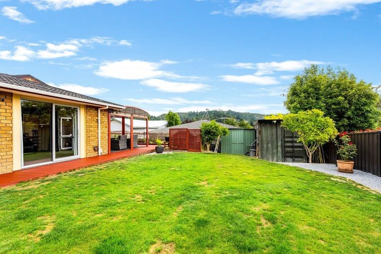 Photo of property in 17 Zeala Grove, Stokes Valley, Lower Hutt, 5019