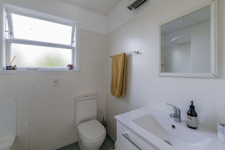 Photo of property in 81 Queenwood Road, Levin, 5510