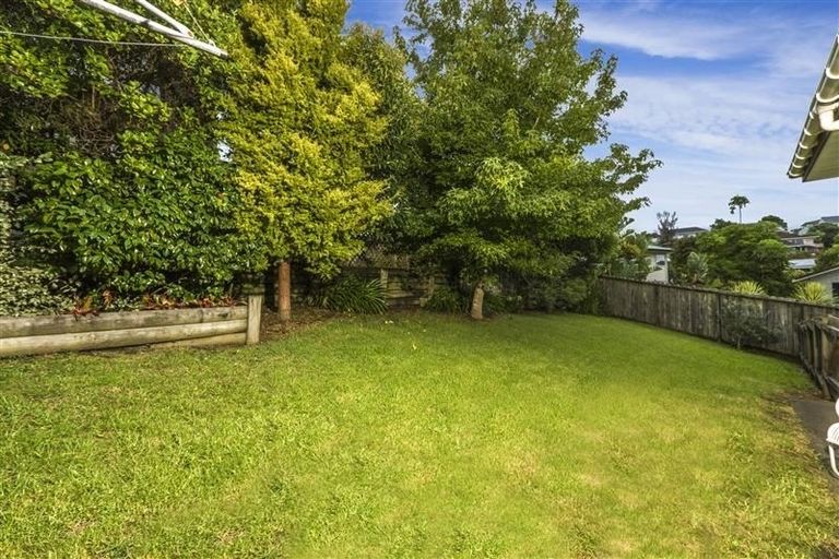 Photo of property in 2/21 Waiau Street, Torbay, Auckland, 0630