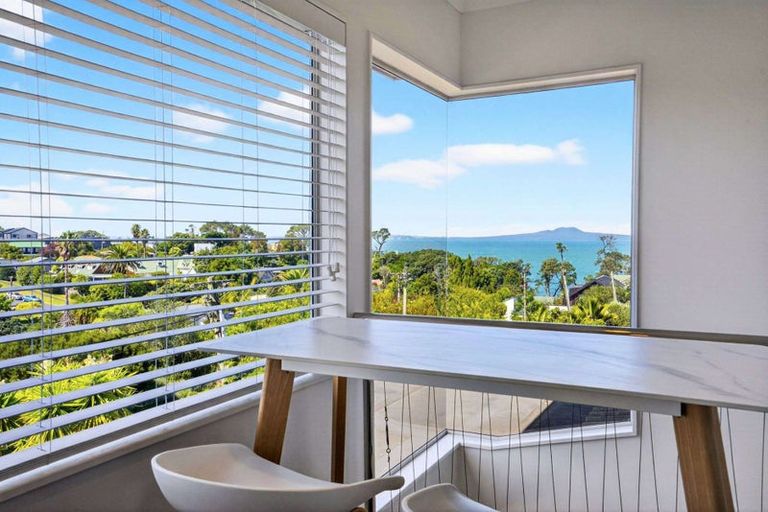 Photo of property in 8a Tipau Street, Torbay, Auckland, 0630