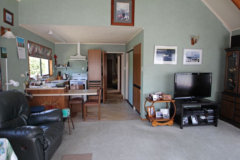 Photo of property in 1 Grove Avenue, Weston, Oamaru, 9401