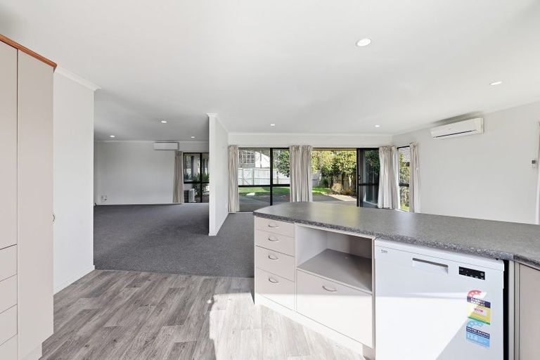 Photo of property in 4 Owhatiura Drive, Lynmore, Rotorua, 3010