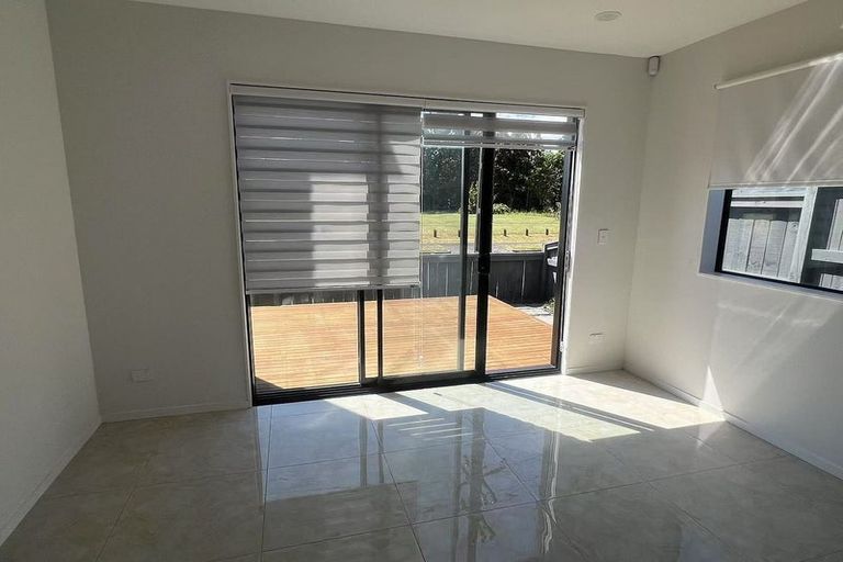 Photo of property in 28a Tiraumea Drive, Pakuranga, Auckland, 2010