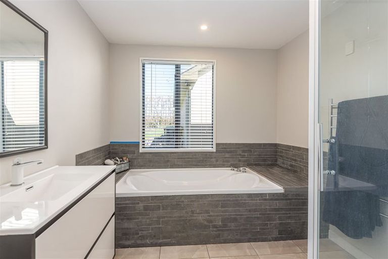 Photo of property in 104 Neeves Road, Kaiapoi, 7691